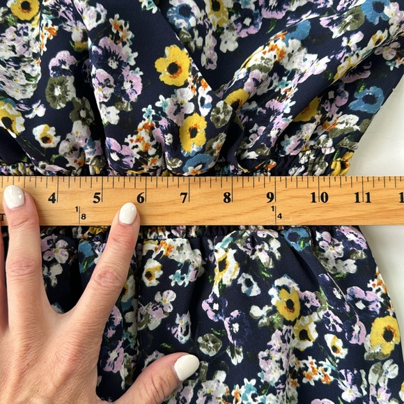 Cupcakes And Cashmere Women’s Sz XS Meadow‎ Romper in Lapis Dainty Floral - Picture 11 of 13